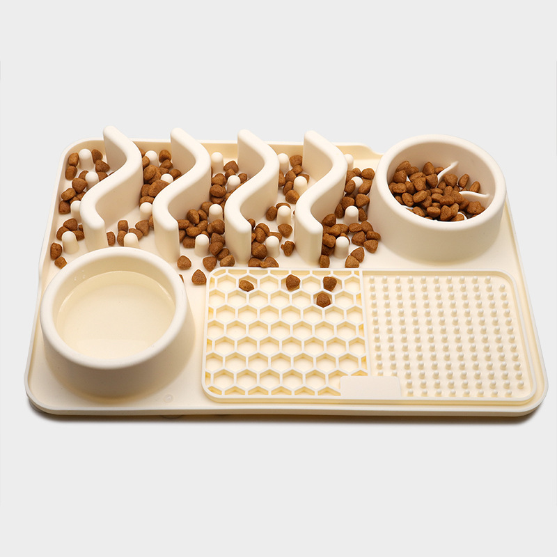 Milky-white slow-feeder mat